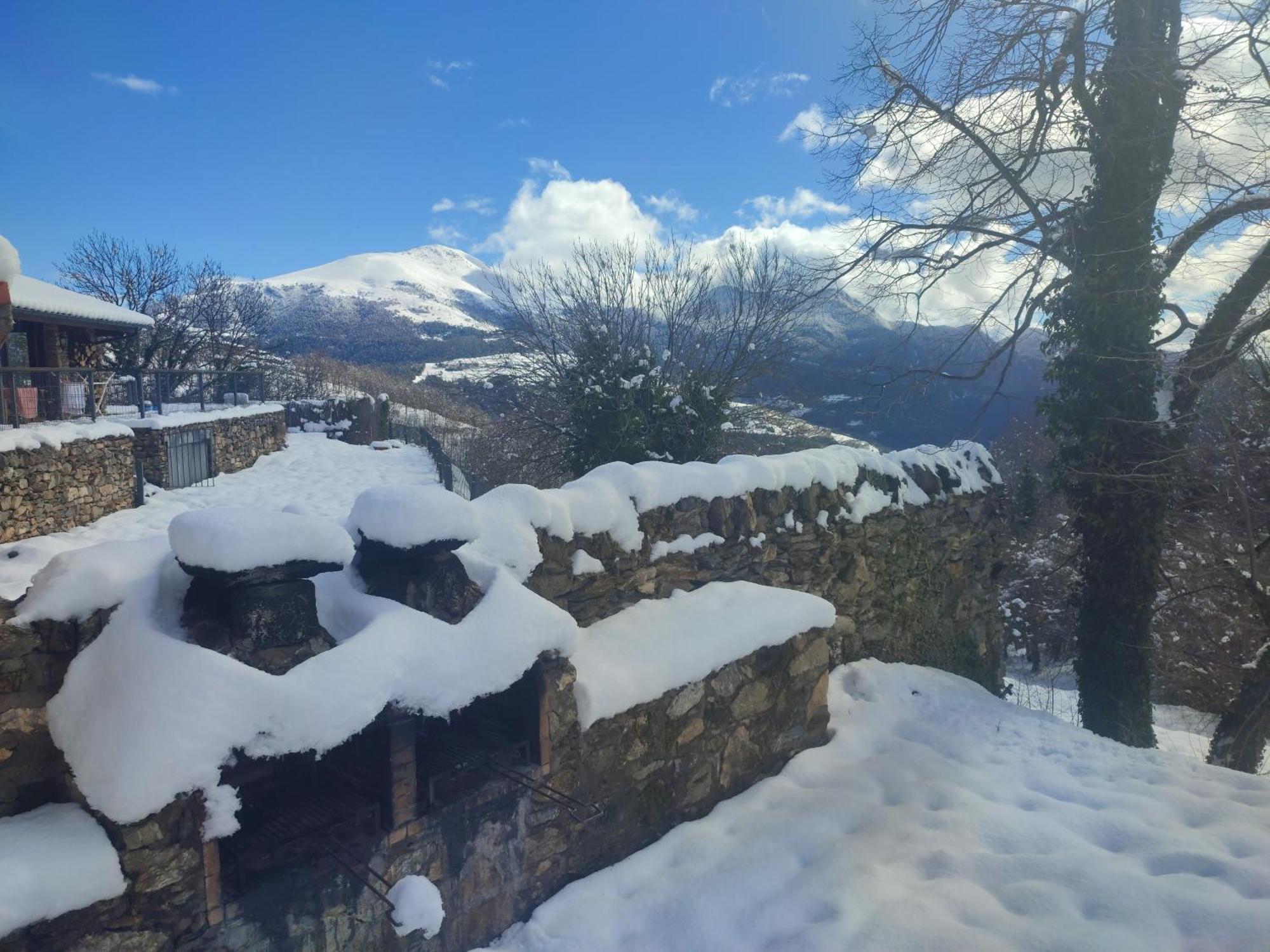 Can Tubau - Casa Rural - Apartaments Campelles エクステリア 写真