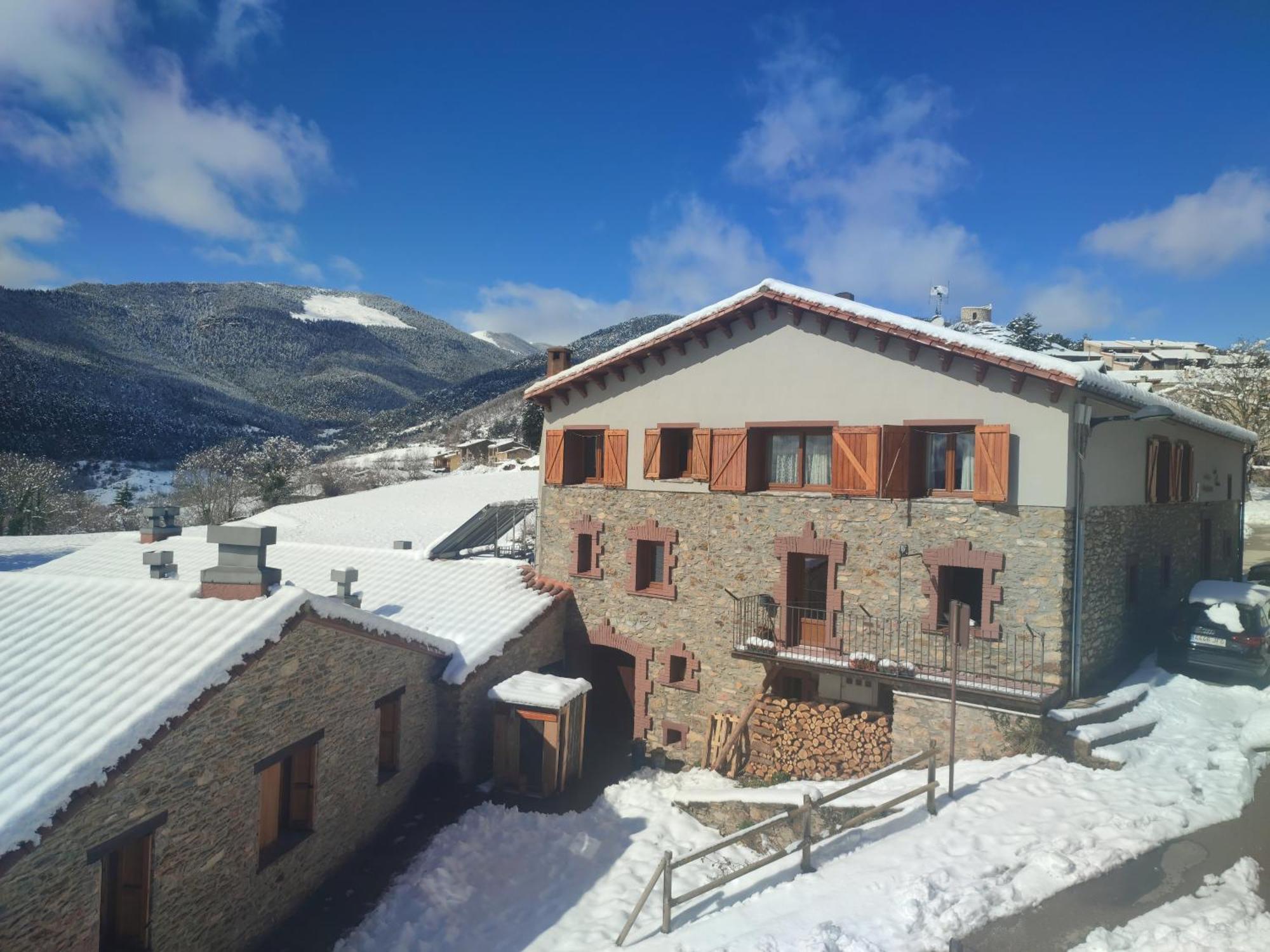 Can Tubau - Casa Rural - Apartaments Campelles エクステリア 写真
