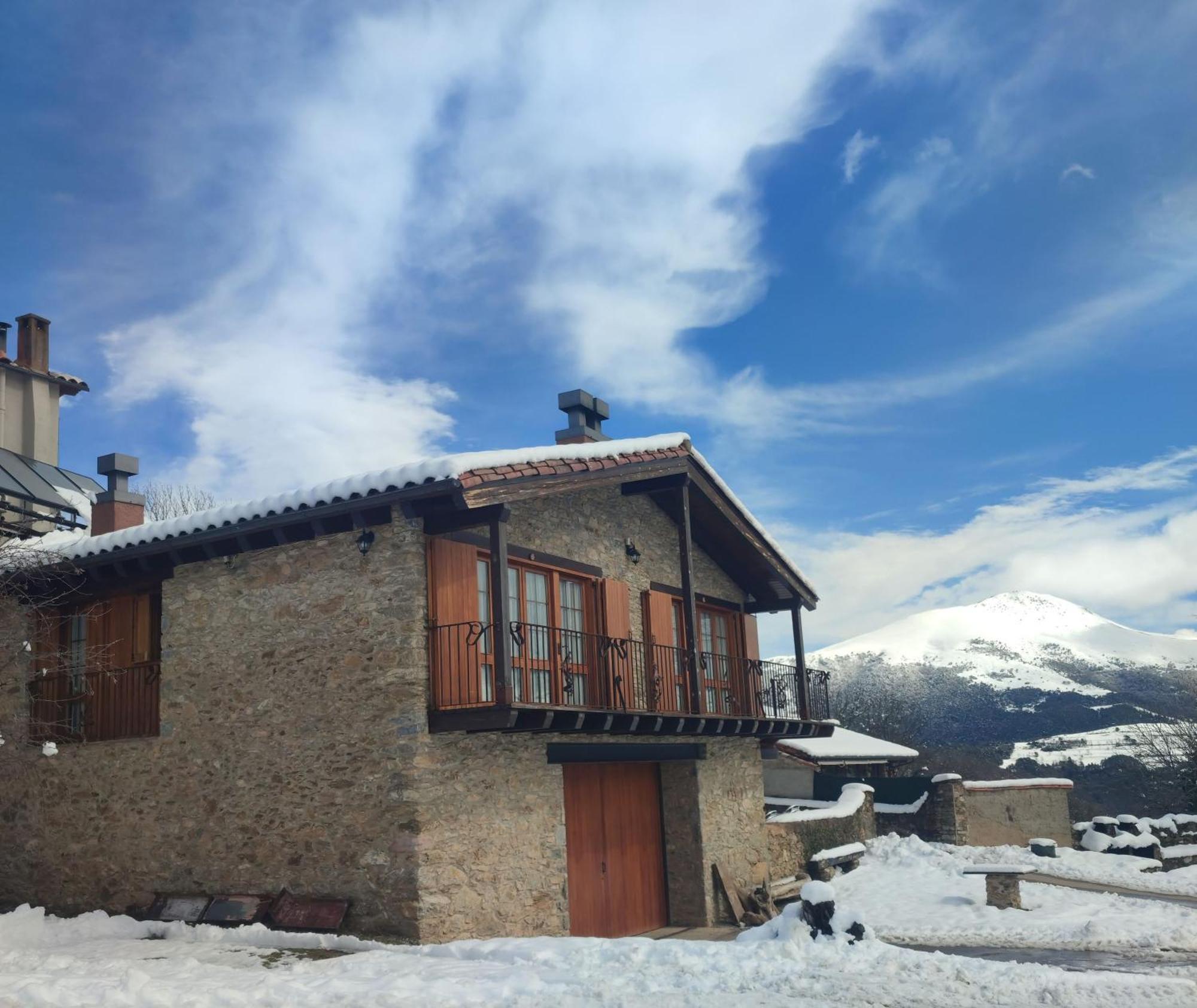 Can Tubau - Casa Rural - Apartaments Campelles エクステリア 写真